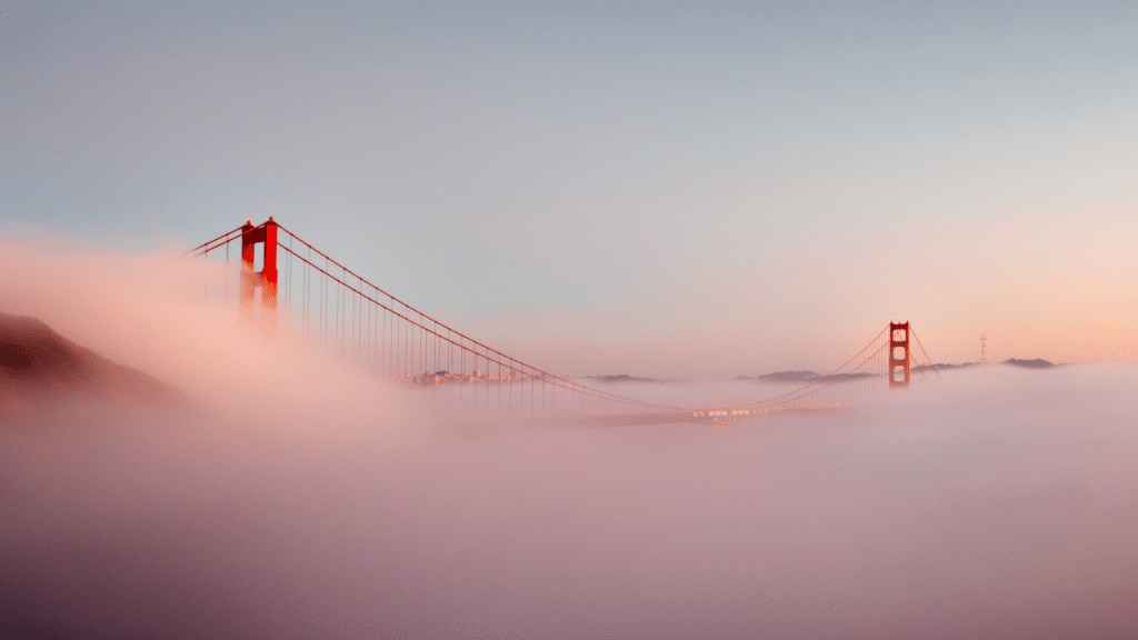 Golden Gate bridge dans le brouillard